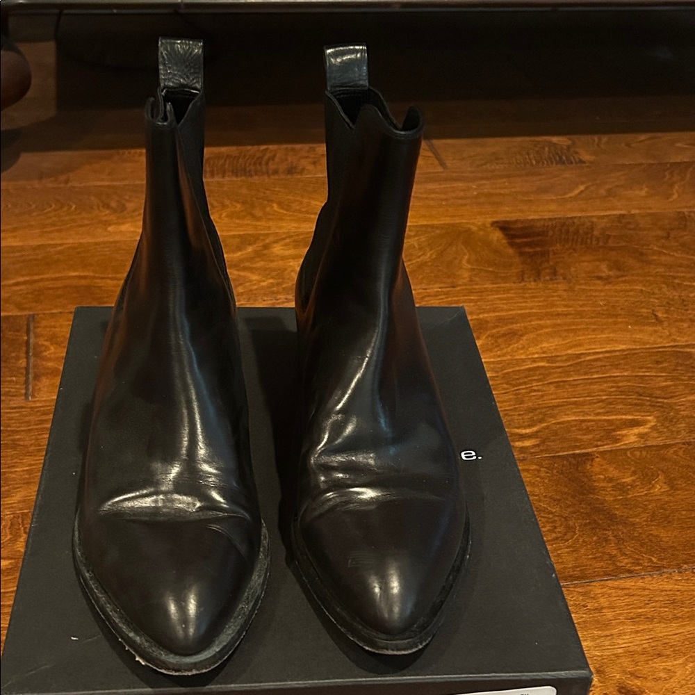 Vince Black Leather Almond Toe Chelsea Boot - size 9M